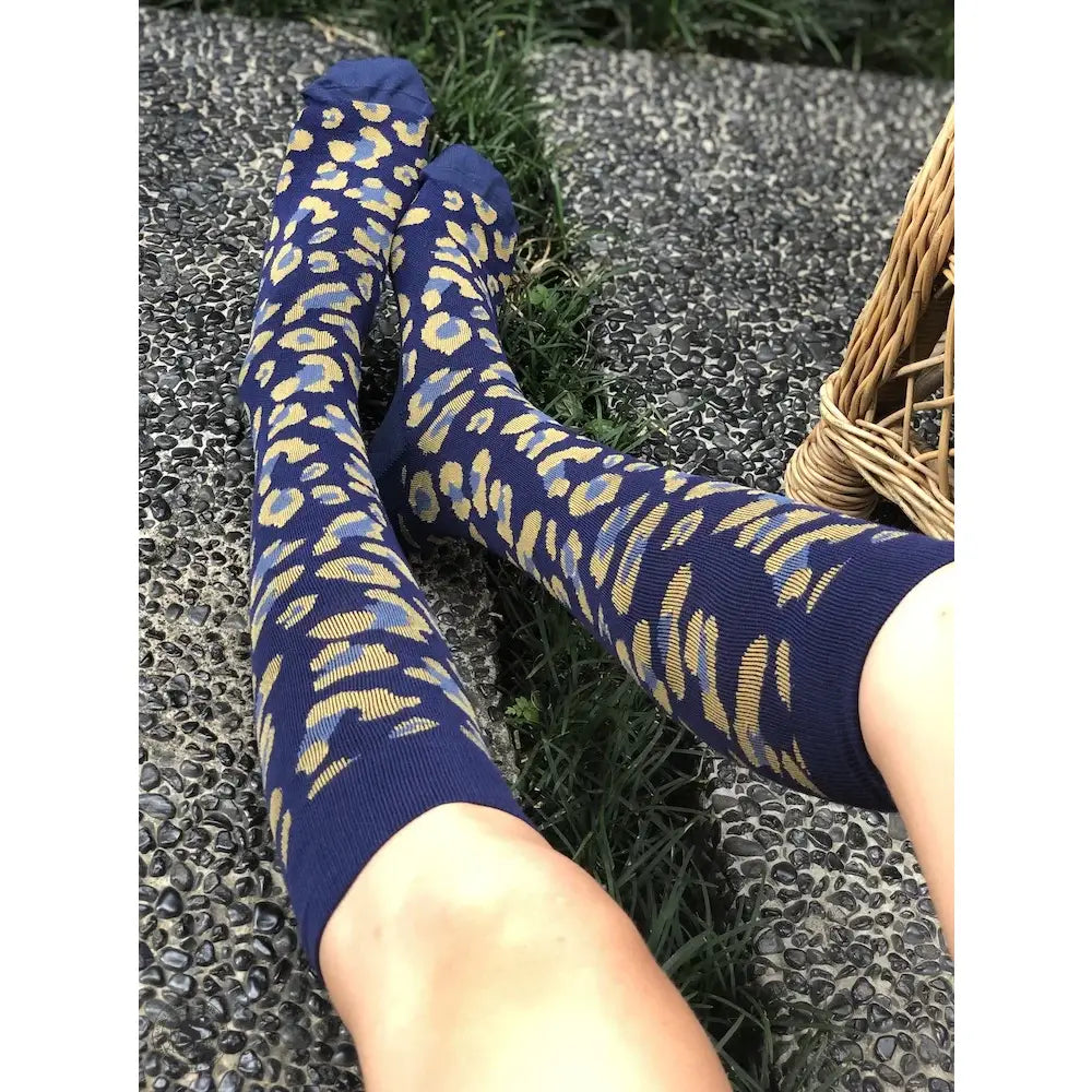 Leopardmønstret støttestrømpe, mørkeblå