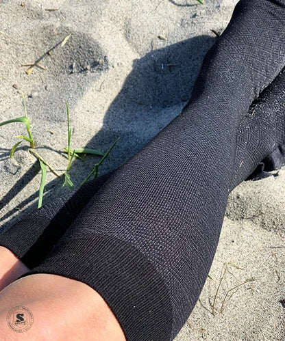 Stilfulde støttestrømper med  diskret gråt mønster, bambus