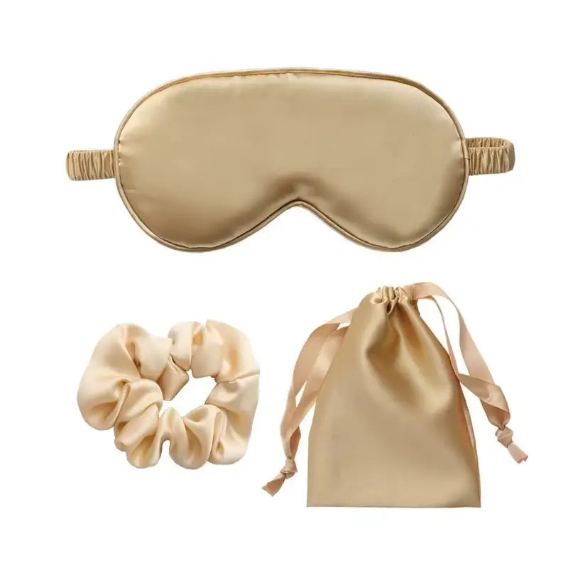Natkit i satin med sovemaske og scrunchie