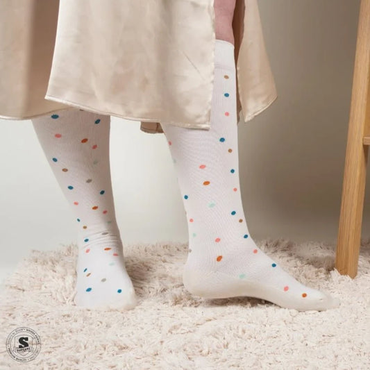 Prikkede støttestrømper bred model i bambus